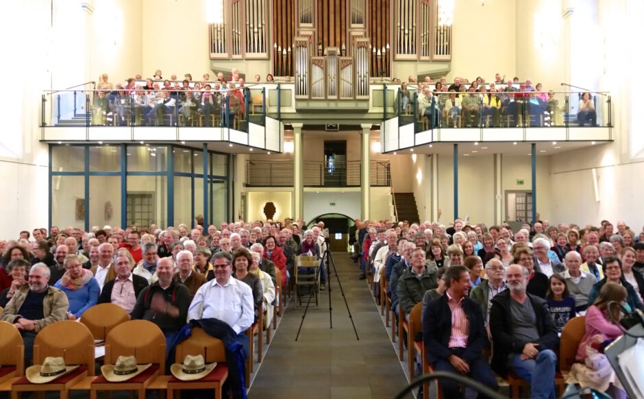 Das Publikum eines Konzerts in der Ev. Kirche Waldbröl